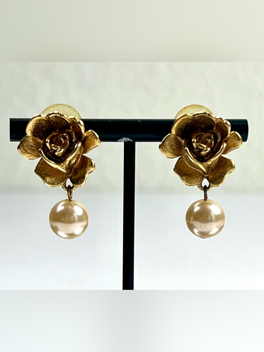 Vintage Carolee Gold Tone Floral Flower Faux Pearl Drop Statement Earrings